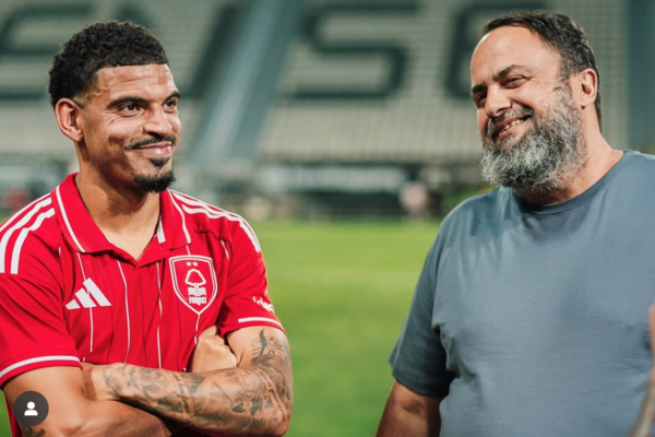 재계약에 성공한 깁스화이트(사진=노팅엄 포레스트 SNS)