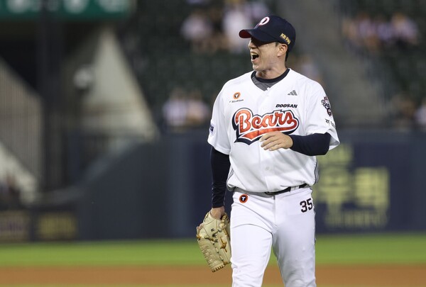 최고령 승리투수 2위 기록을 세운 고효준(사진=두산)