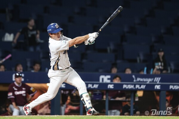 NC 다이노스가 최약체 키움 히어로즈를 대파하고 주말 3연전을 싹쓸이했다. 홈런을 날린 천재환(사진=NC)