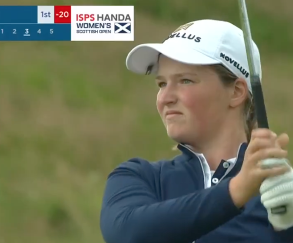 로티 우드(영국)가 7월 27일(현지시간) 스코틀랜드 던도날드 링크스에서 열린 ISPS 한다 여자 스코틀랜드 오픈에서 프로 데뷔전 우승을 차지했다(사진=LPGA 공식 SNS)