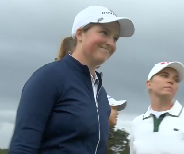 로티 우드(영국)가 7월 27일(현지시간) 스코틀랜드 던도날드 링크스에서 열린 ISPS 한다 여자 스코틀랜드 오픈에서 프로 데뷔전 우승을 차지했다(사진=LPGA 공식 SNS)