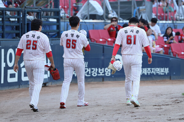 김시훈과 성영탁, 한재승(사진=KIA)