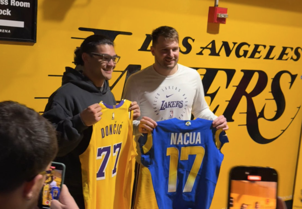 LA 램스 푸카 나쿠아와 돈치치의 만남(사진=조반 부하 SNS)