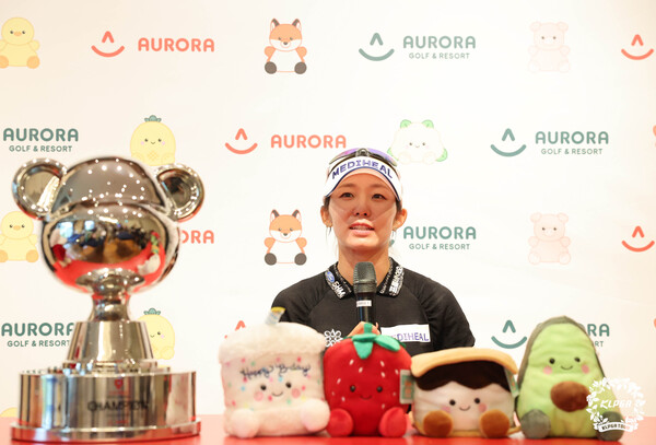배소현이 2025 오로라월드 레이디스 챔피언십 우승 후 인터뷰를 하고 있다. 사진 | KLPGA