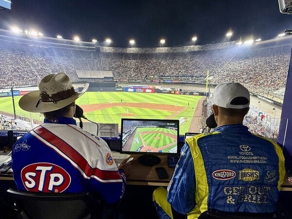 4일(한국시간) 테네시주 브리스톨 모터 스피드웨이에서 열린 '2025 스피드웨이 클래식' 애틀랜타 브레이브스와 신시내티 레즈의 경기는 애틀랜타의 4대 2 승리로 끝났다(사진=신시내티 레즈 SNS)