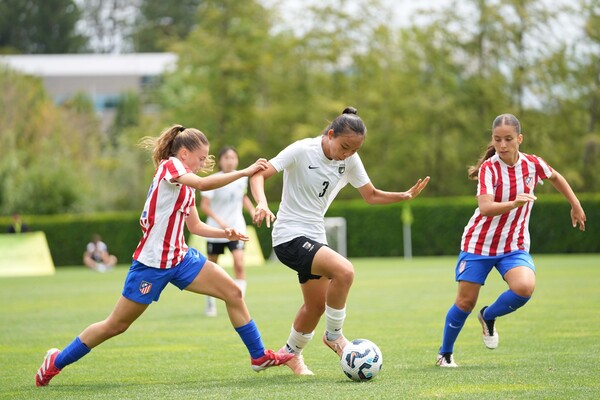 여자 U-15 선발팀과 아틀레티코 마드리드의 나이키 프리미어컵 결승전 (사진=대한축구협회)