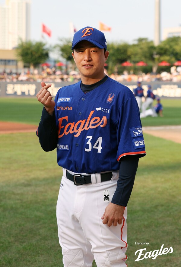 한화 유니폼을 입은 손아섭(사진=한화)