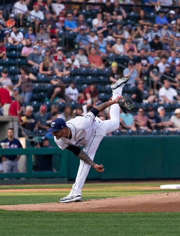 롯데 새 외국인 투수 빈스 벨라스케즈(사진=롯데)