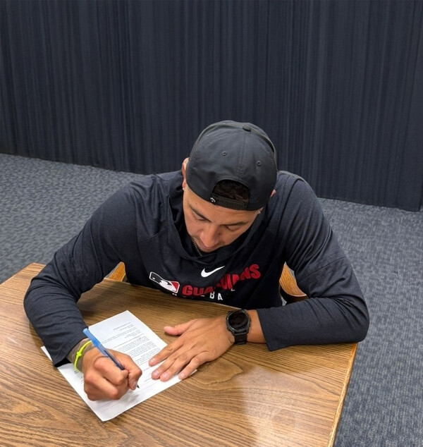 롯데 새 외국인 투수 빈스 벨라스케즈(사진=롯데)