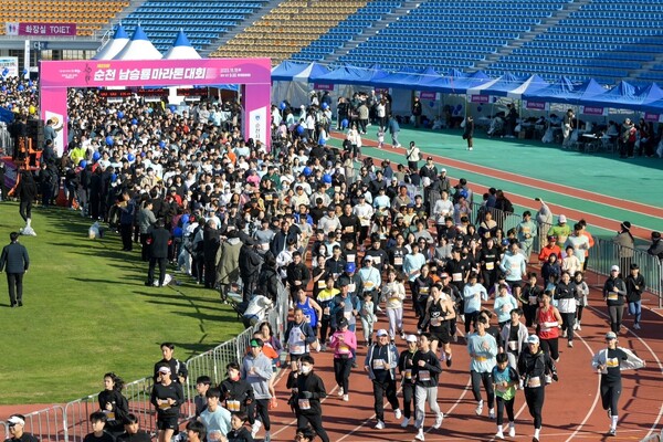 제23회 순천남승룡마라톤대회 장면. 순천은 지방도시 가운데 스포츠를 통한 지역민 건강 증진과 질병 에방의 중요성을 가장 잘 알고, 가장 잘 아는 만큼 가장 잘 실천하는 지자체로 유명하다[사진=순천시 제공]