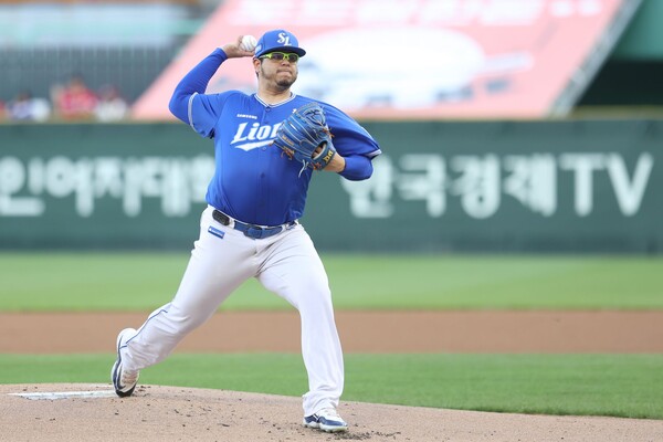 후라도는 7일 인천 SSG 랜더스필드에서 열린 SSG 랜더스전에서 8이닝 동안 단 5피안타 1볼넷 1실점만 허용하고 삼진 5개를 잡는 호투로 팀의 6대1 승리를 이끌었다(사진=삼성)