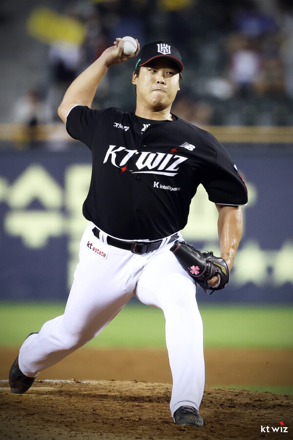 31일 LG전에서 투수로 등판한 강백호(사진=KT)