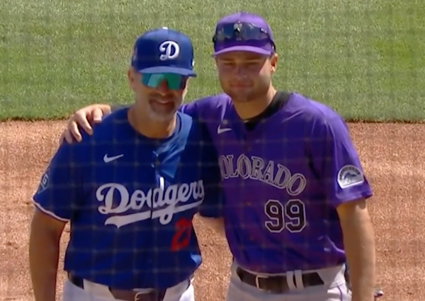 시범경기에서 '적'으로 만난 에릭과 카일 부자(사진=MLB.com 중계화면)