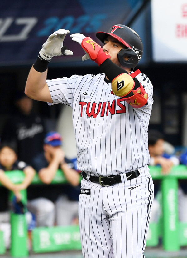 LG 오스틴 딘이 9일 한화전에서 선제 투런 홈런을 뽑아냈다. (사진=LG 트윈스)