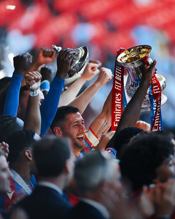 크리스탈 팰리스 선수단(사진=크리스탈 팰리스 SNS)