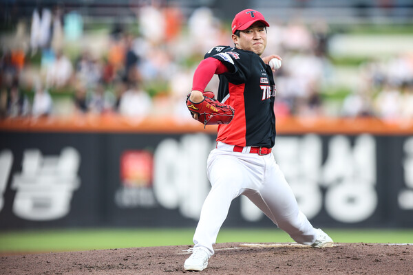 KIA 타이거즈 윤영철이 마운드에서 역투를 펼치고 있다. (사진=KIA 타이거즈)