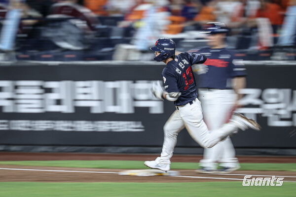 롯데는 13일 대전 한화생명볼파크에서 열린 한화와 시즌 12차전에서 새 외국인 투수 빈스 벨라스케즈가 3이닝 5실점으로 무너지고, 타선이 4안타 무득점에 그치면서 0대 6으로 완패했다(사진=롯데)