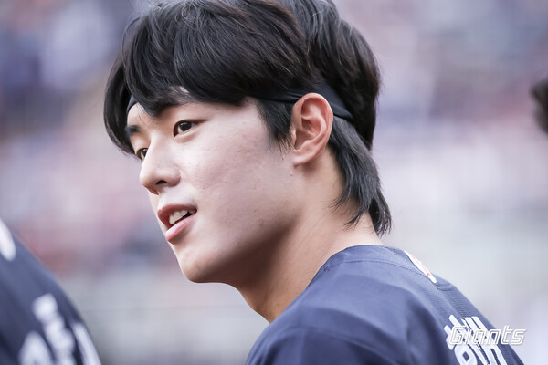 롯데는 13일 대전 한화생명볼파크에서 열린 한화와 시즌 12차전에서 새 외국인 투수 빈스 벨라스케즈가 3이닝 5실점으로 무너지고, 타선이 4안타 무득점에 그치면서 0대 6으로 완패했다(사진=롯데)