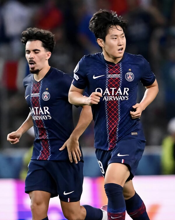 이강인이 골을 터트린 뒤 환호하고 있다. (사진=PSG SNS)