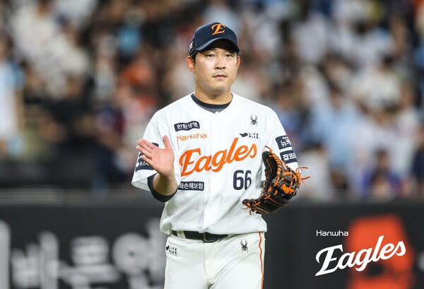 승리투수가 된 주현상(사진=한화)