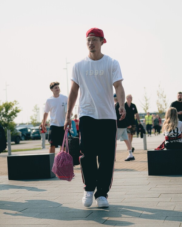 경기장으로 이동하고 있는 조규성. (사진=미트윌란 SNS 캡쳐)