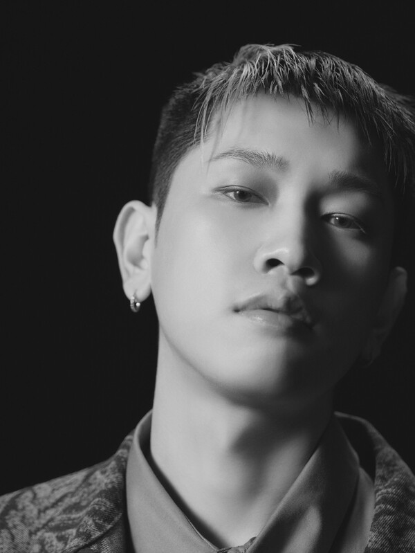 시구에 나서는 가수 크러쉬. 사진 | 두산베어스