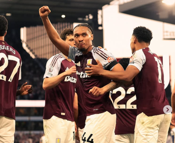 아스톤 빌라 선수단(사진=아스톤 빌라 SNS)