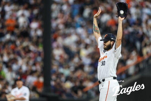 15연승을 달성한 폰세(사진=한화)