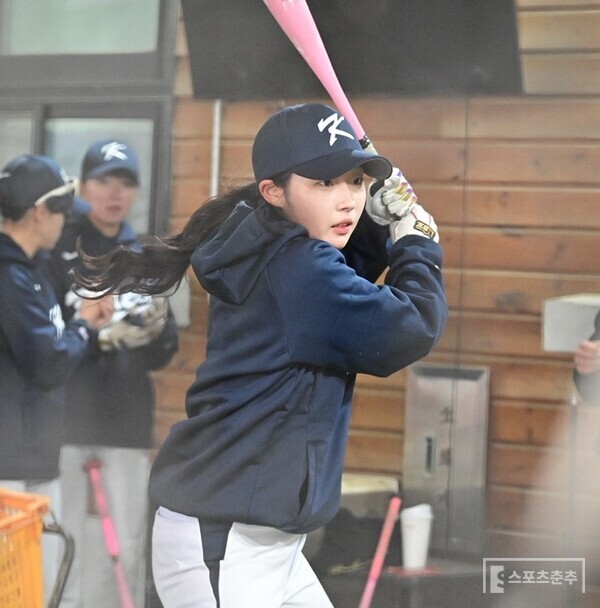 국가대표 장윤서가 타격훈련을 하고 있다. (사진=스포츠춘추 황혜정 기자)