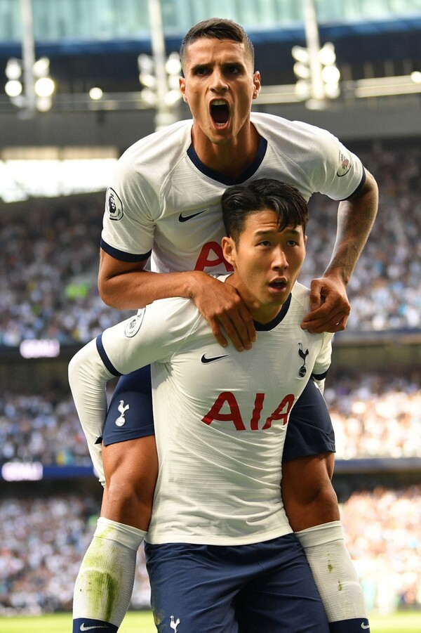 손흥민과 에릭 라멜라. (사진=토트넘 SNS)