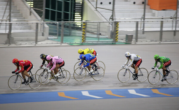 광명스피돔에서 특선급 선수들이 경주를 펼치고 있다. 사진 | KSPO