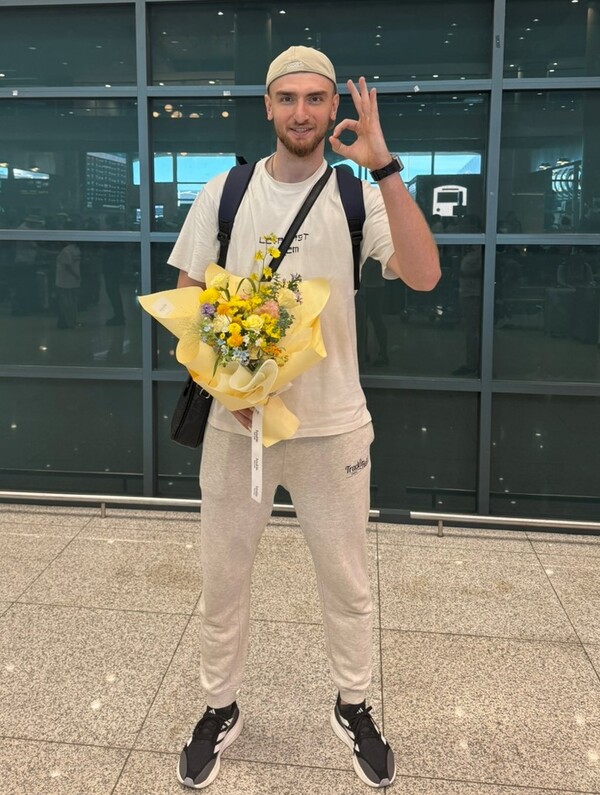 OK저축은행 아시아쿼터 젤베가 입국했다. 사진 | OK저축은행