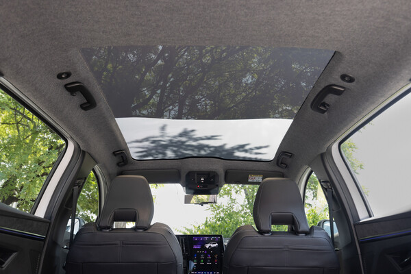 세닉 E-Tech 100% 일렉트릭 솔라베이 파노라믹 선루프. 사진 | 르노코리아