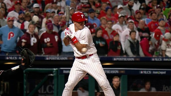 메이저리그에서 몸에 맞는 볼이 감소세라는 흥미로운 분석이 제기됐다(사진=MLB.com 방송화면)