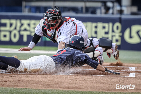 롯데 황성빈의 1회초 선취 득점 장면. (사진=롯데 자이언츠)