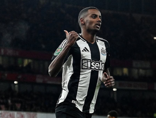 알렉산데르 이사크가 궁지에 빠졌다(사진=알렉산데르 이사크 SNS)