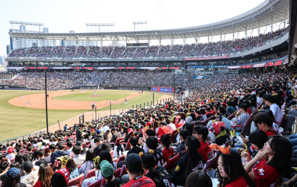 만원 관중이 가득찬 KIA 홈구장(사진=KIA)