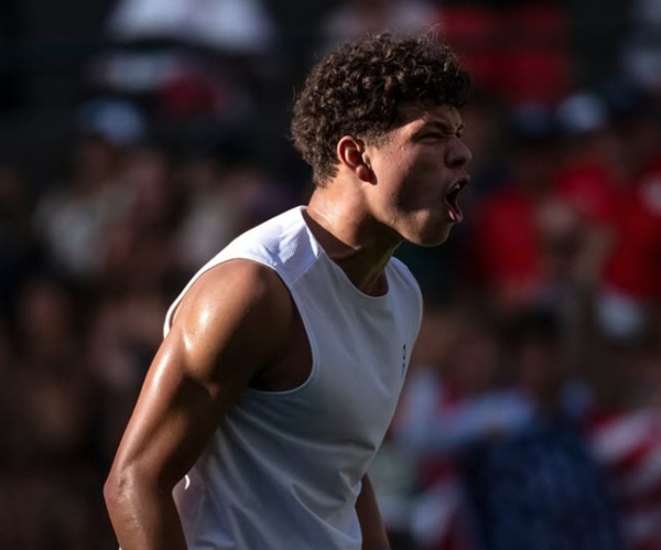 활발하게 자신을 표현하는 벤 셸튼(사진=벤 셸튼 SNS)