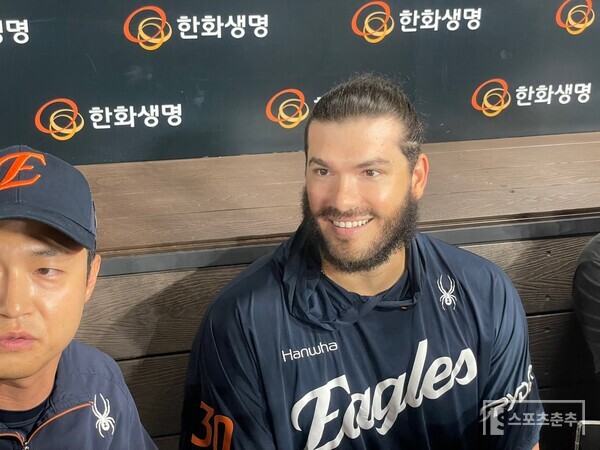 15연승을 달성한 폰세(사진=스포츠춘추 배지헌 기자)