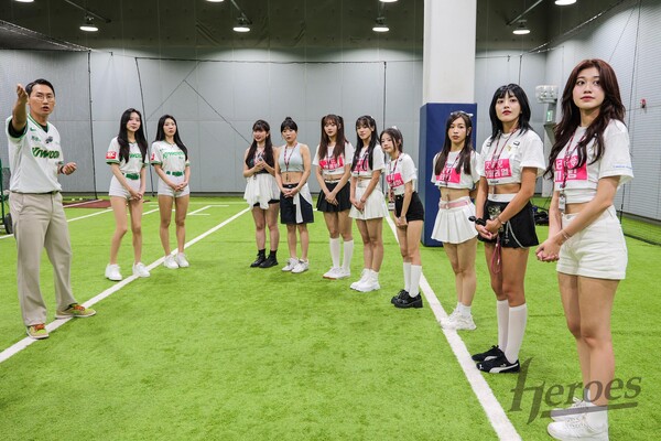 키움 히어로즈가 외국인 관광객 대상 프로야구 문화 체험 프로그램의 일환으로 타이완(대만) 예능 프로그램 촬영을 진행했다(사진=키움)