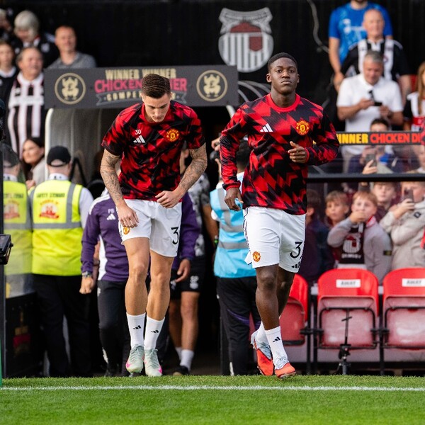 굴욕적인 패배를 당한 맨유(사진=맨체스터 유나이티드 SNS)