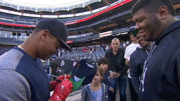 팬심은 변하지 않는다(사진=MLB.com 방송화면)