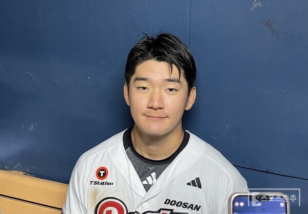 끝내기 안타를 날린 안재석(사진=스포츠춘추 배지한 기자)