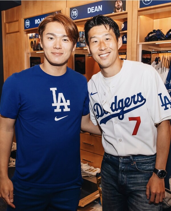 야마모토와 함께 기념촬영한 손흥민 (사진=LA 다저스 SNS)