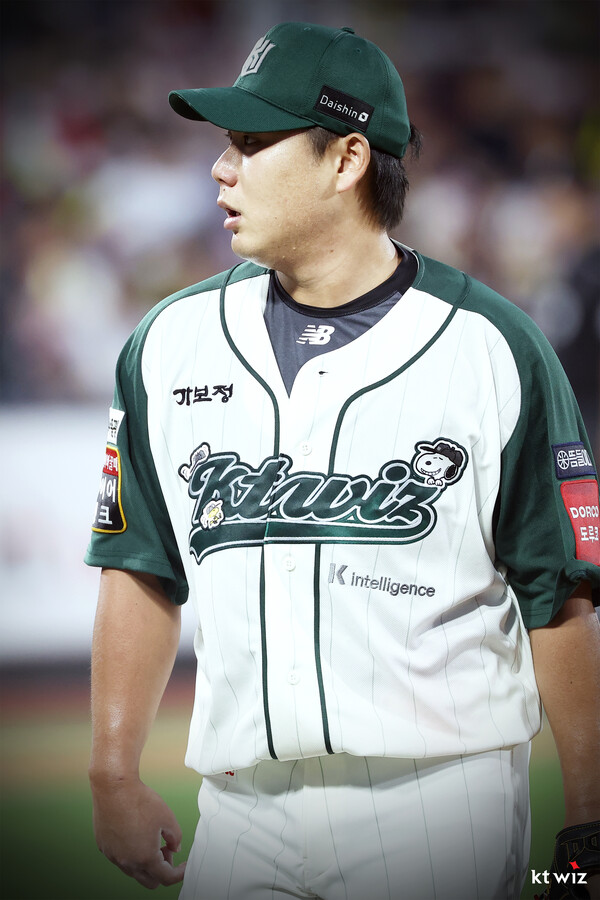 데뷔 첫 선발등판에서 승리투수가 된 문용익(사진=KT)