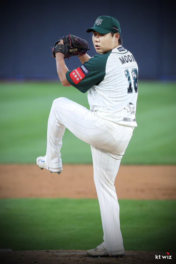 역투를 펼친 문용익(사진=KT)