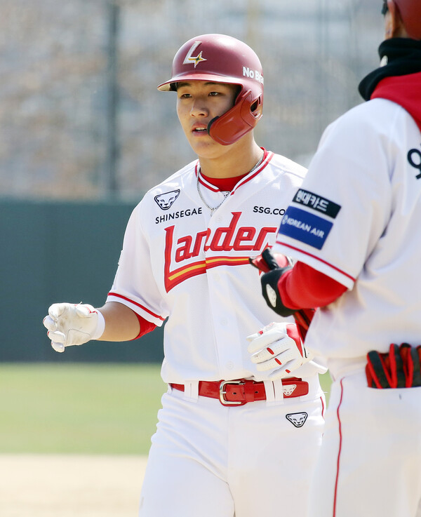 SSG 랜더스의 미래 안방마님 이율예(19)가 확대 엔트리 시행 첫날인 9월 2일부터 1군에 복귀한다(사진=SSG)