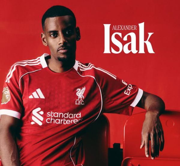 마침내 리버풀 유니폼을 입은 이사크(사진=리버풀 SNS)