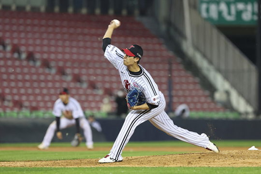 LG 우완 유영찬(사진=LG)