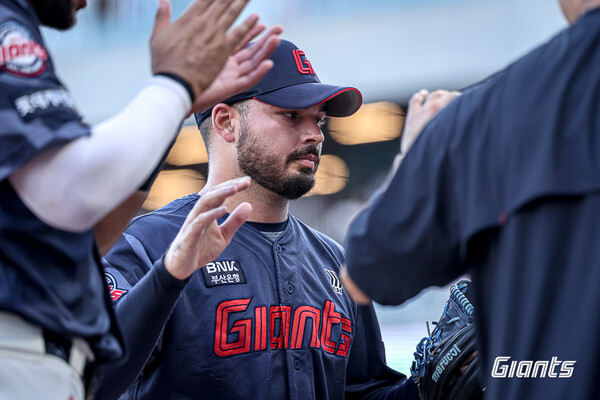 알렉 감보아가 KT 위즈 상대로 5.1이닝 4실점하고 내려갔다(사진=롯데)
